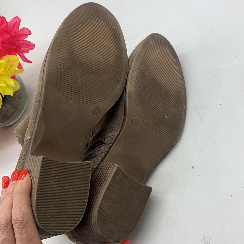 Michael Michael Kors Tan Suede Ankle Boots Size 11 MCA4701J - Picture 9 of 12